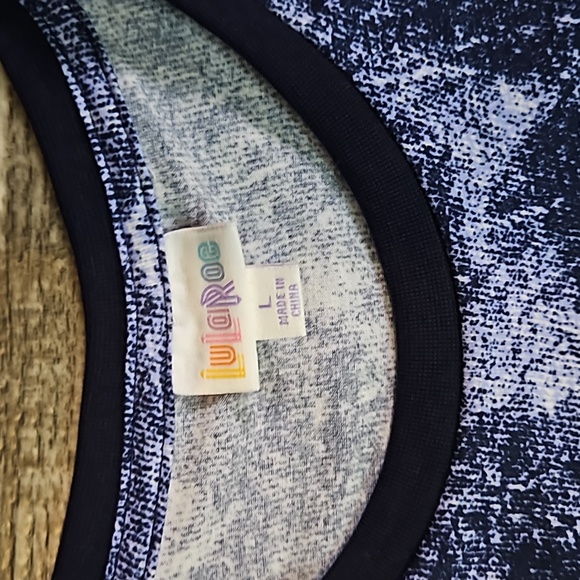 LuLaRoe Hudson Long Sleeve Straight Cut T For Both Him & Her Round Neck Large - Picture 6 of 16